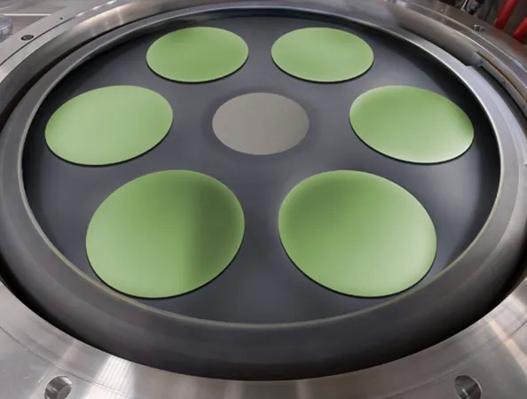 Laatste bedrijfsblogs Waarom is geavanceerde halfgeleiderapparatuur afhankelijk van CVD Silicon Carbide (CVD SiC)?