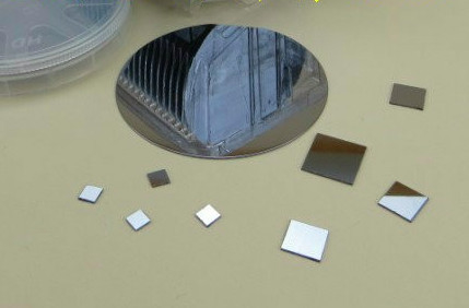 kopen Monocrystalline het Siliciumwafeltje van de testrang, het Hoge Wafeltje van het Weerstandsvermogensilicium online vervaardiging