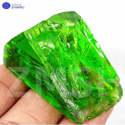 kopen In het laboratorium gekweekte YAG gekleurde edelsteen kristallen ruw ongeslepen appelgroen online vervaardiging