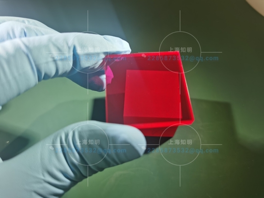 kopen Al2O3 9,0 Hardheid smeerde Opgepoetste Synthetische Robijn online vervaardiging